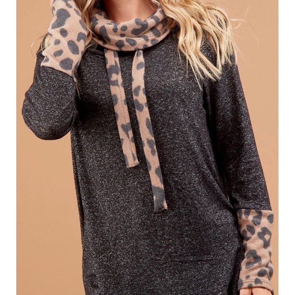 Harmony- black and animal print pullover - Picture 5 of 9